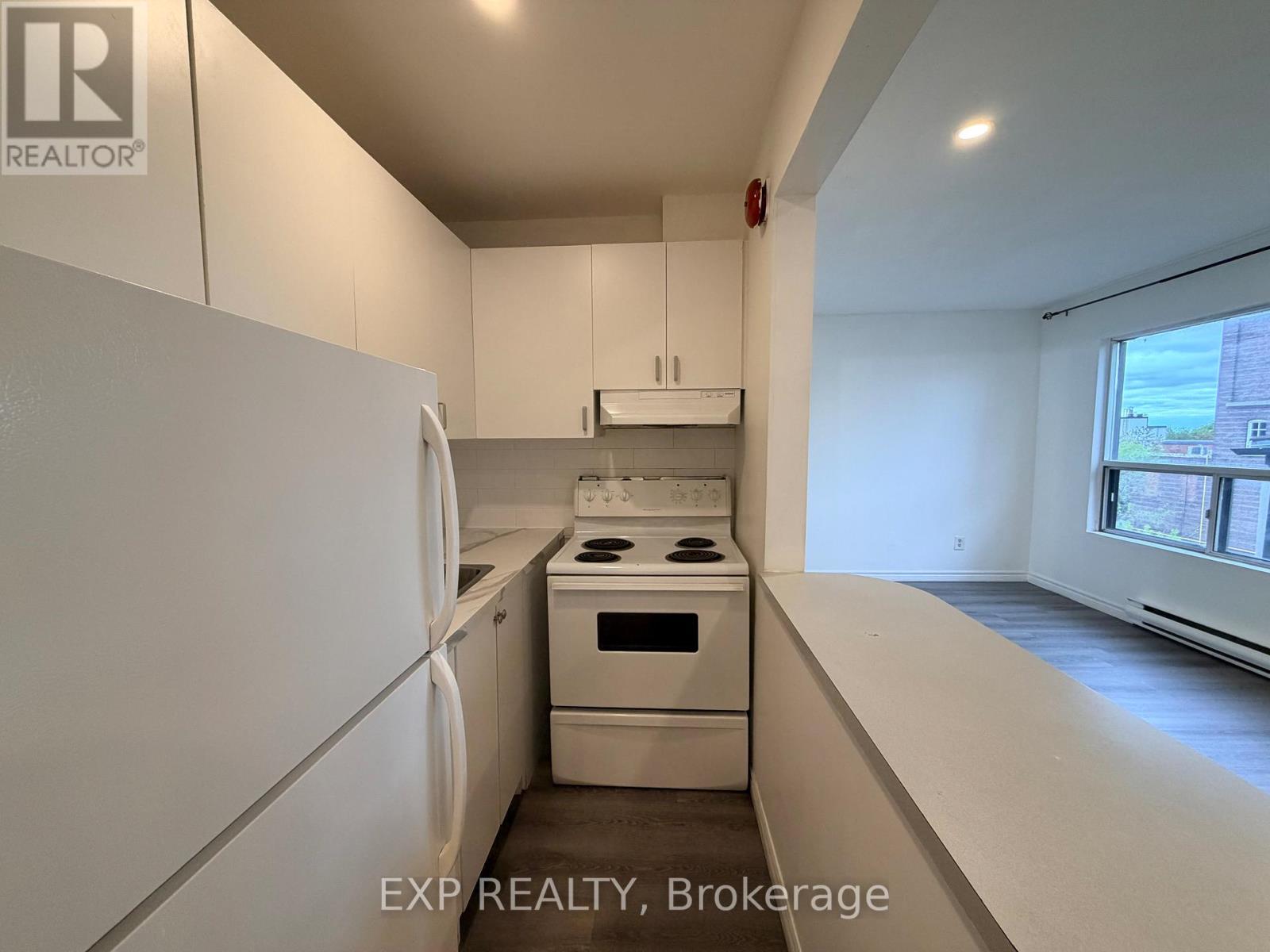 12 - 102 Greensides Avenue, Toronto, Ontario  M6C 1B9 - Photo 5 - C13140342