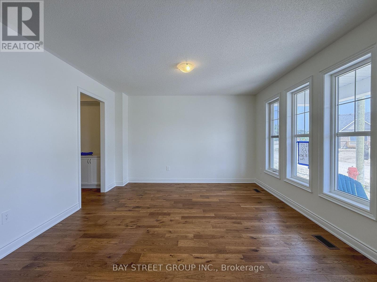 18 Shelson Place, Georgina, Ontario  L0E 1R0 - Photo 4 - N13140344