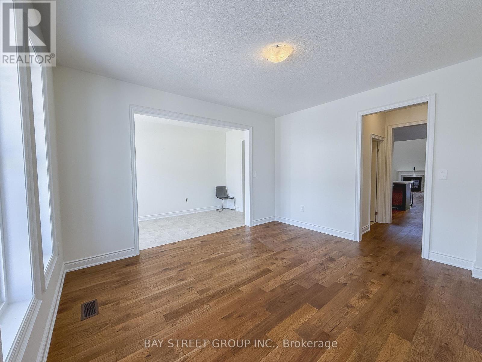 18 Shelson Place, Georgina, Ontario  L0E 1R0 - Photo 5 - N13140344