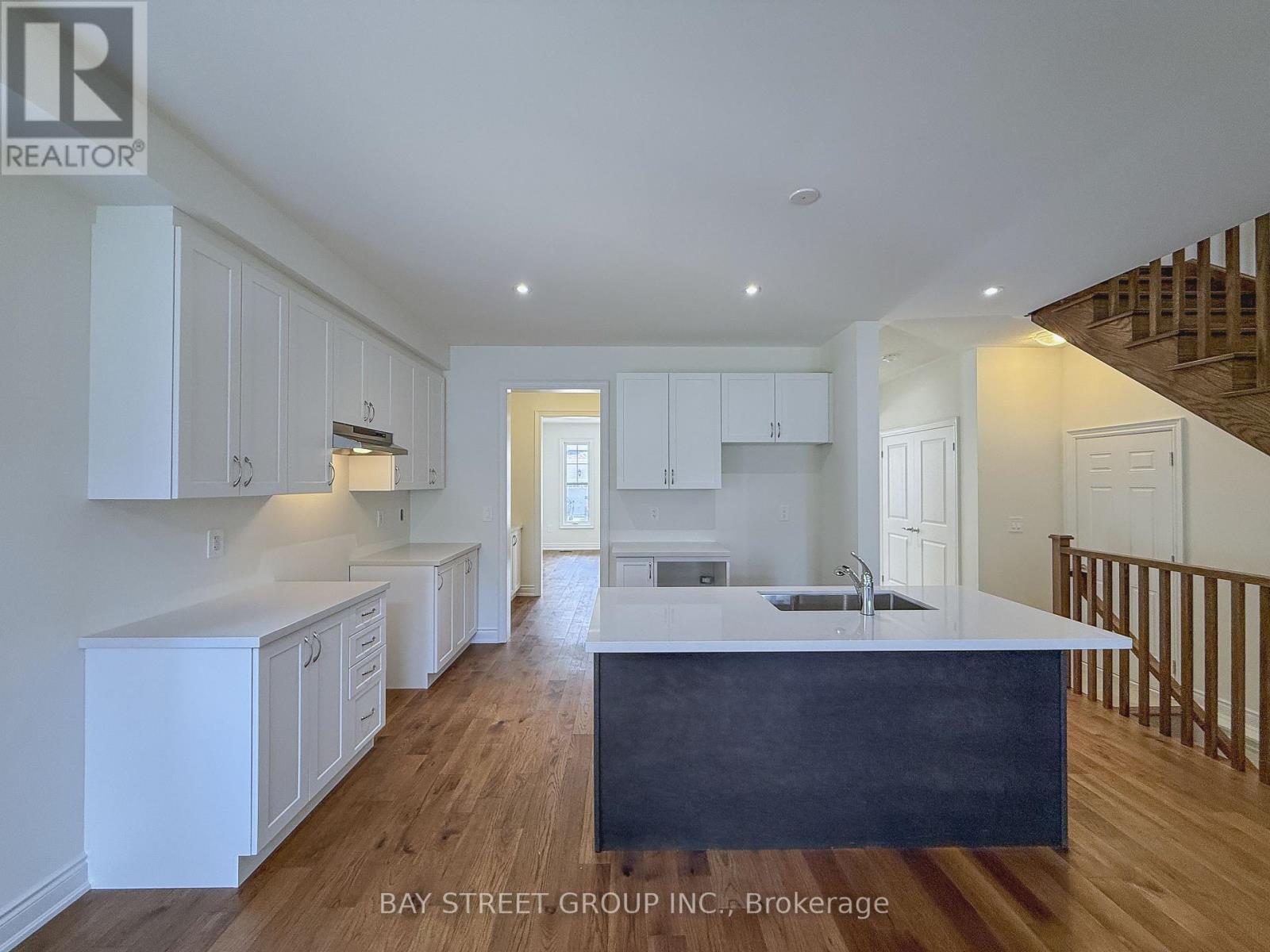 18 Shelson Place, Georgina, Ontario  L0E 1R0 - Photo 8 - N13140344