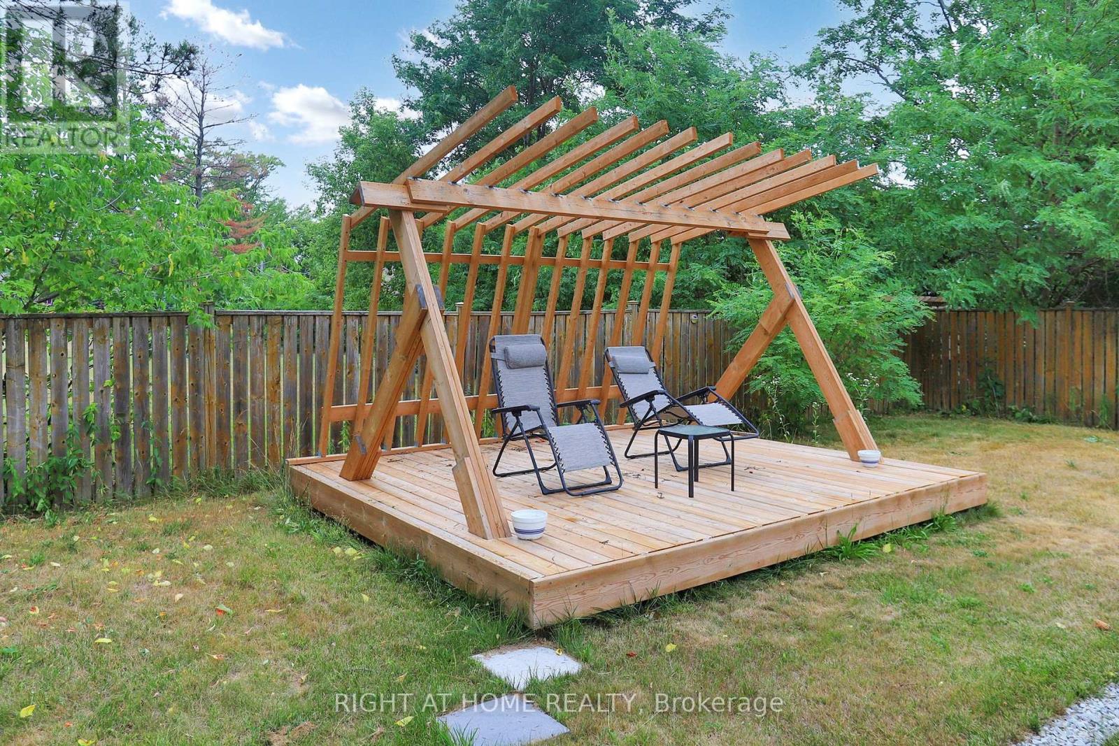 388 Bouchier Street, Georgina, Ontario  L4P 3C8 - Photo 34 - N13140348
