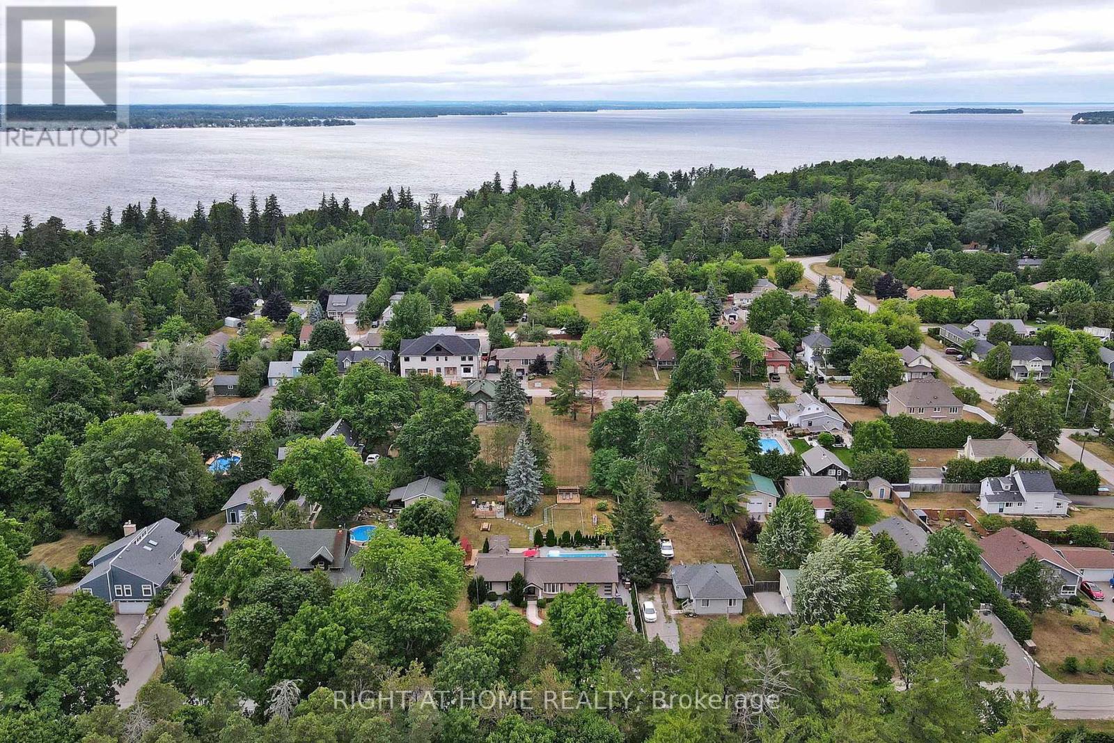 388 Bouchier Street, Georgina, Ontario  L4P 3C8 - Photo 40 - N13140348