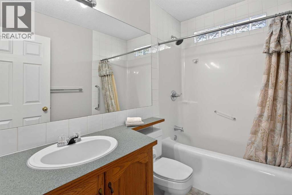 438 Bridlecreek Green SW, Calgary, Alberta  T2Y 3P1 - Photo 23 - A2310129