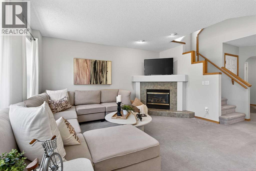 438 Bridlecreek Green SW, Calgary, Alberta  T2Y 3P1 - Photo 4 - A2310129
