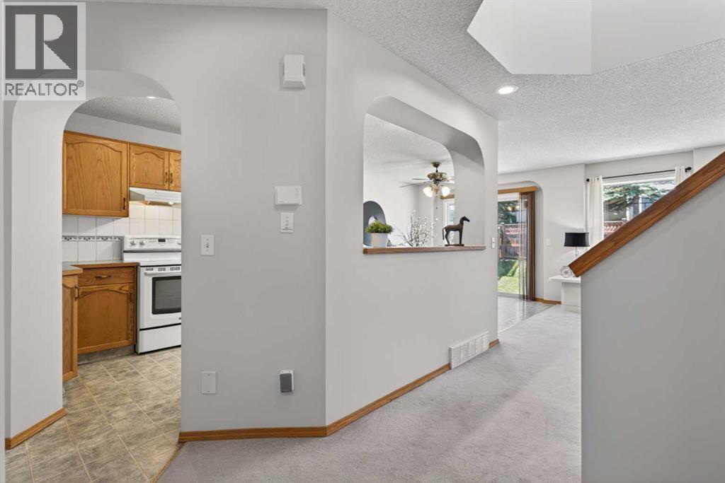 438 Bridlecreek Green SW, Calgary, Alberta  T2Y 3P1 - Photo 5 - A2310129