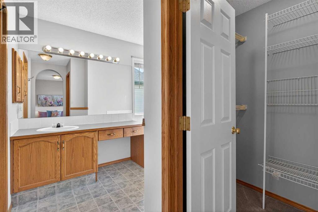 438 Bridlecreek Green SW, Calgary, Alberta  T2Y 3P1 - Photo 19 - A2310129