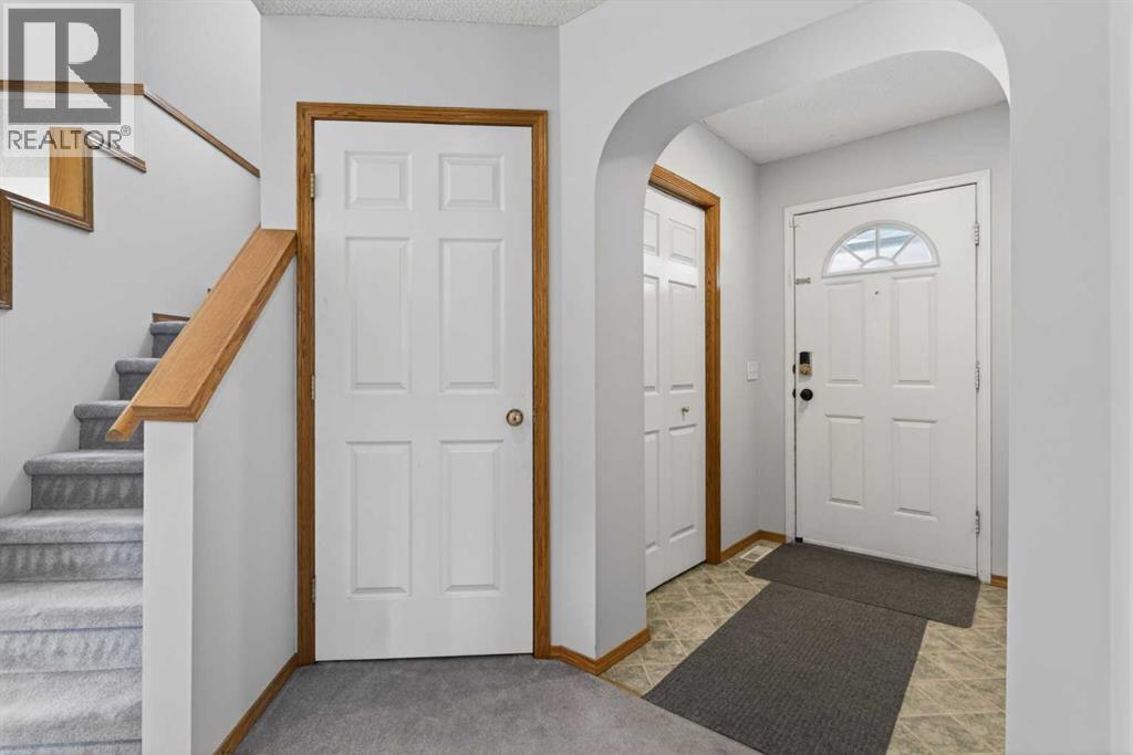 438 Bridlecreek Green SW, Calgary, Alberta  T2Y 3P1 - Photo 2 - A2310129