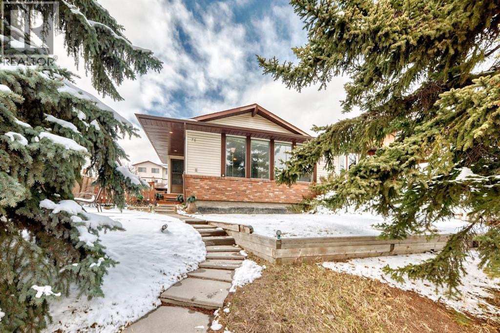 76 Edgewood Drive NW, Calgary, Alberta  T3A 2T5 - Photo 2 - A2307262