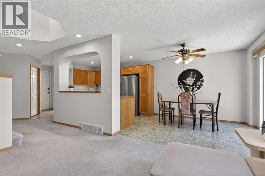 438 Bridlecreek Green SW, Calgary, Alberta  T2Y 3P1 - Photo 6 - A2310129