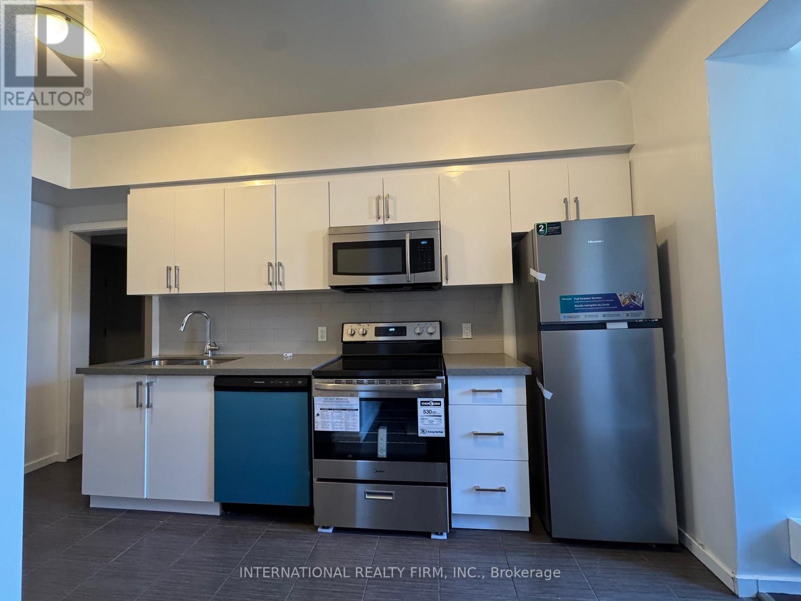 UNIT 1 - 159 MONTROSE AVENUE, Toronto, Ontario