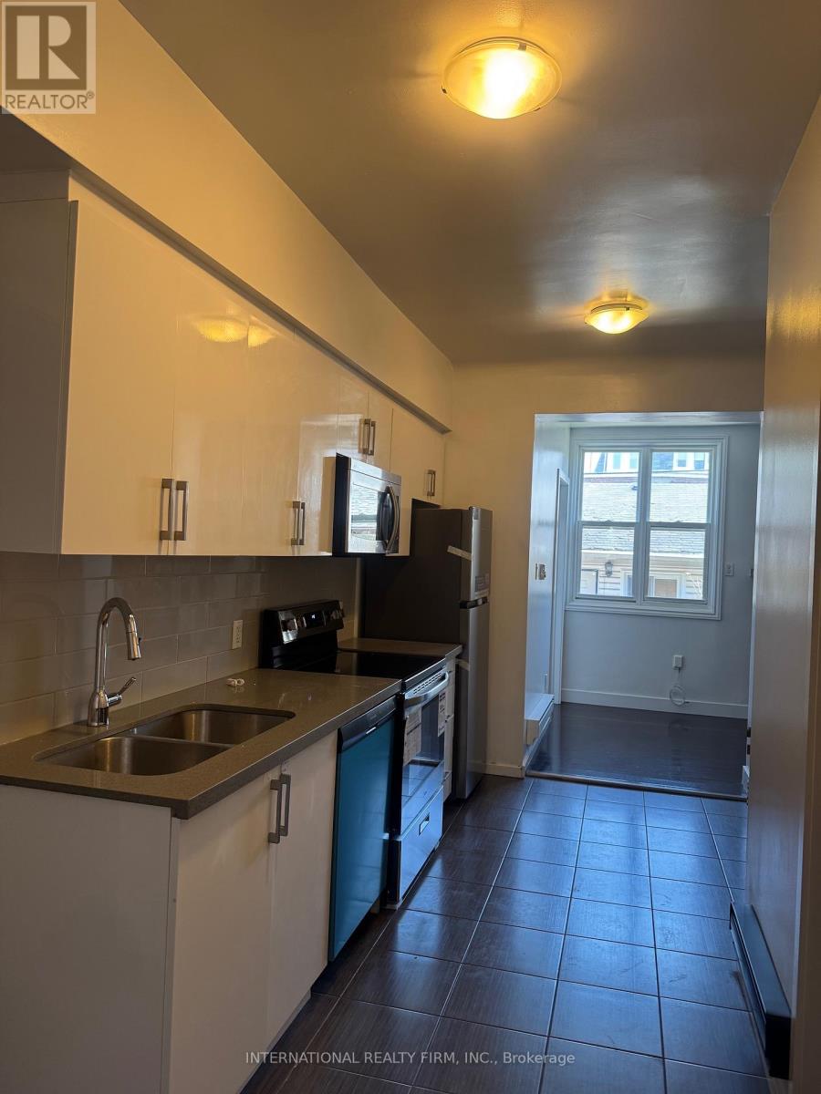 Unit 1 - 159 Montrose Avenue, Toronto, Ontario M6J 2T6 - Photo 3 - C12972102