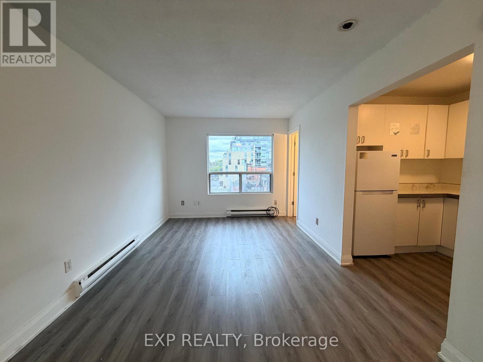 14 - 102 GREENSIDES AVENUE, Toronto, Ontario