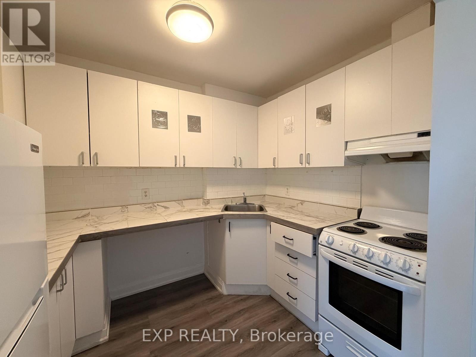 14 - 102 Greensides Avenue, Toronto, Ontario  M6C 1B9 - Photo 5 - C13140352