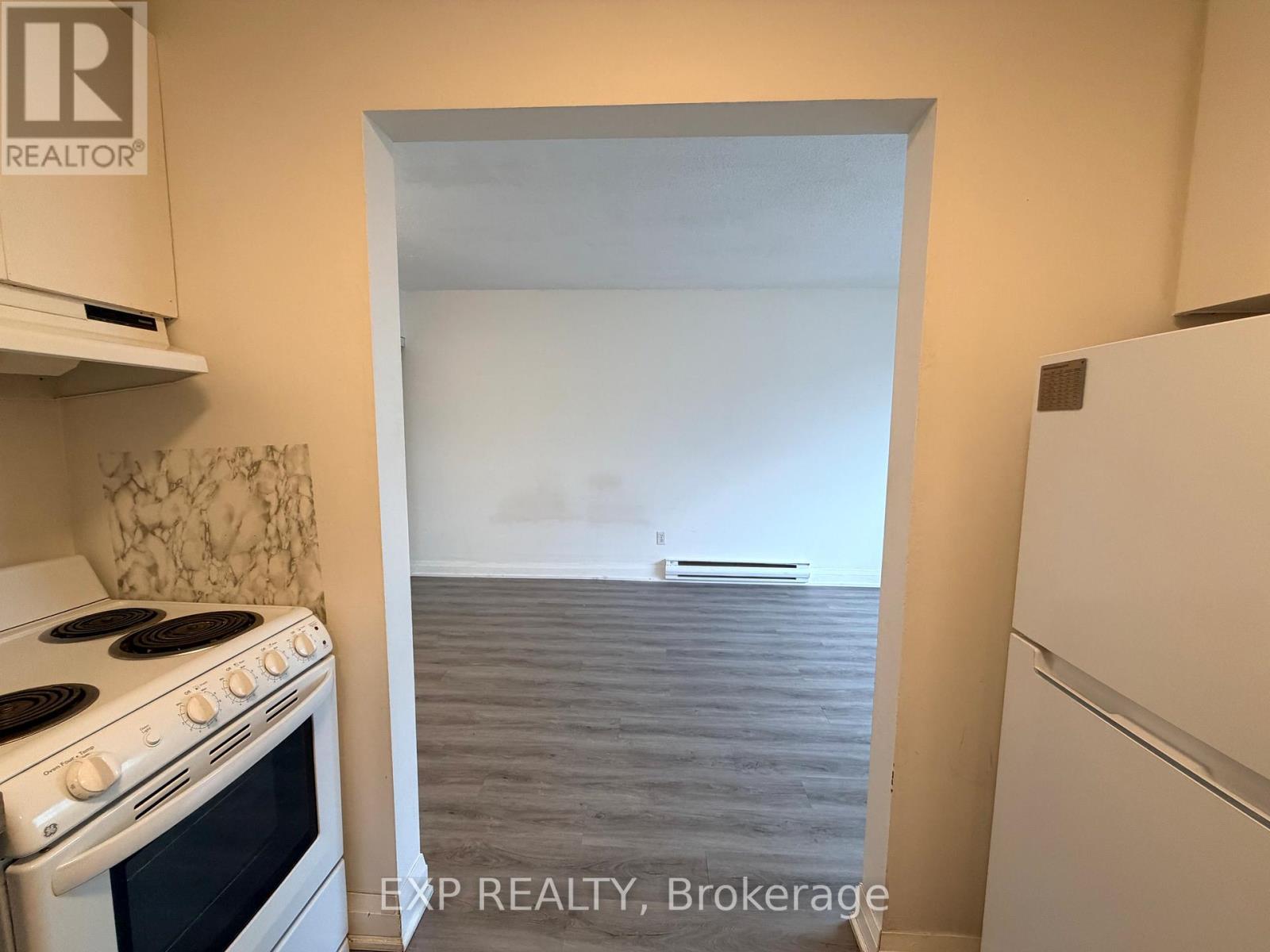 14 - 102 Greensides Avenue, Toronto, Ontario  M6C 1B9 - Photo 8 - C13140352