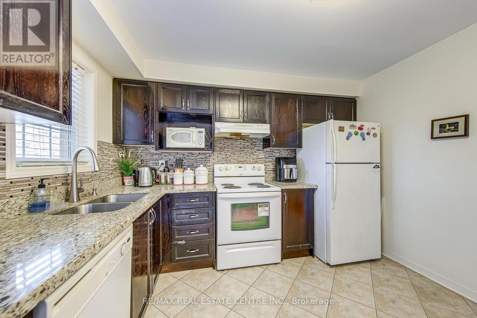 7 Weston Road, Toronto, Ontario M6N 5H2 - Photo 9 - W13139836