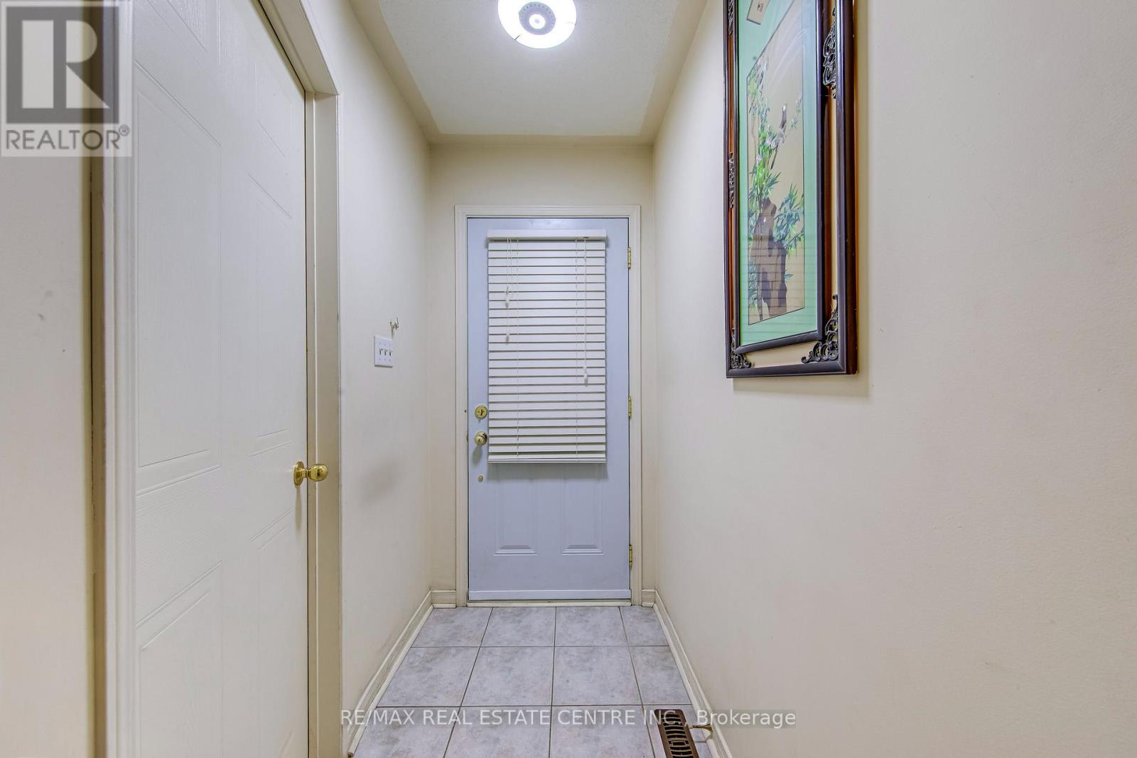 7 Weston Road, Toronto, Ontario M6N 5H2 - Photo 4 - W13139836