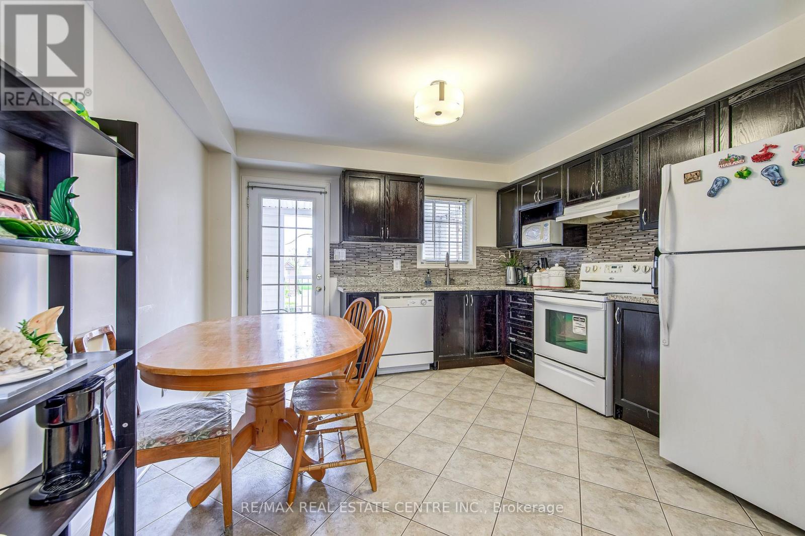 7 Weston Road, Toronto, Ontario M6N 5H2 - Photo 8 - W13139836