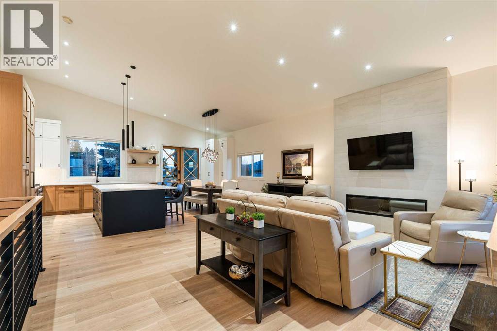 5420 La Salle Crescent SW, Calgary, Alberta  T3E 5Y5 - Photo 4 - A2311099