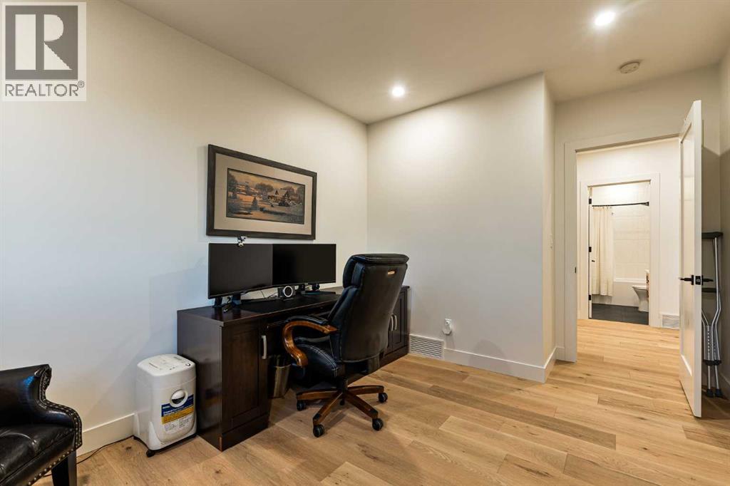 5420 La Salle Crescent SW, Calgary, Alberta  T3E 5Y5 - Photo 32 - A2311099