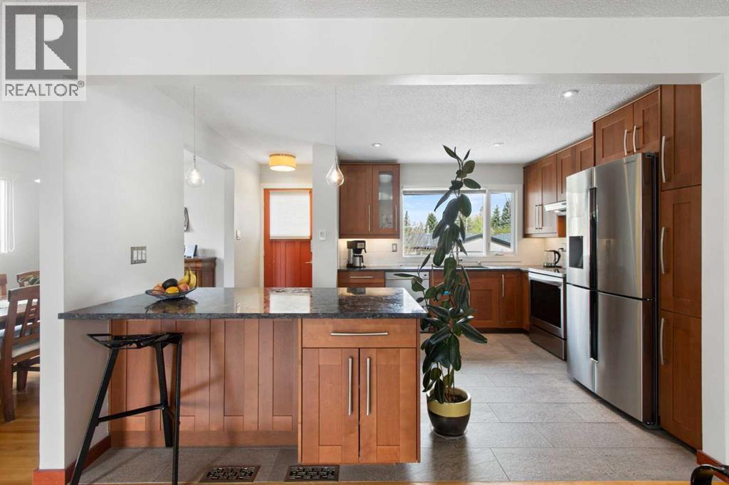 10811 Maplecrest Road Se, Calgary, Alberta  T2J 1Y1 - Photo 6 - A2312136