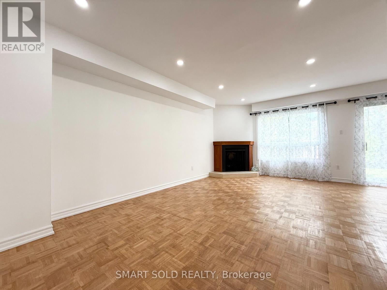(Main Floor) - 36 Montezuma Trail, Toronto, Ontario  M1V 1H8 - Photo 3 - E13140370