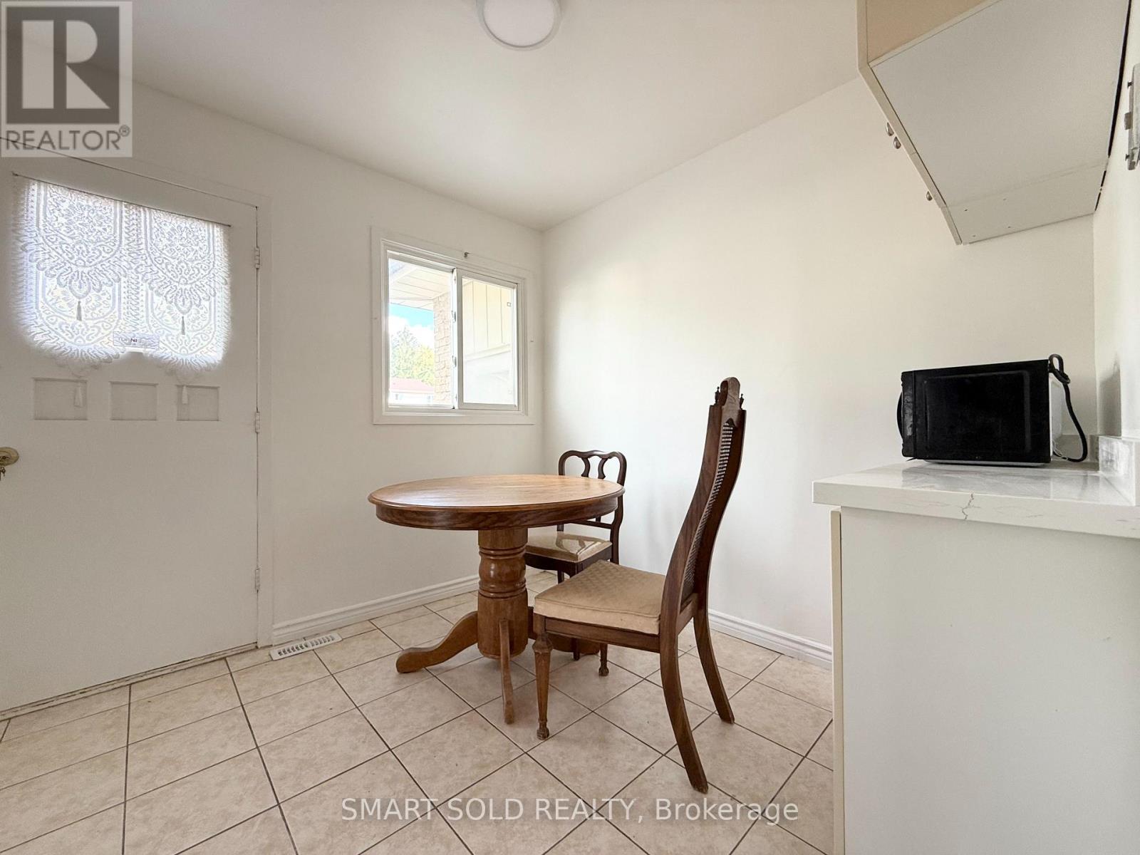 (Main Floor) - 36 Montezuma Trail, Toronto, Ontario  M1V 1H8 - Photo 6 - E13140370