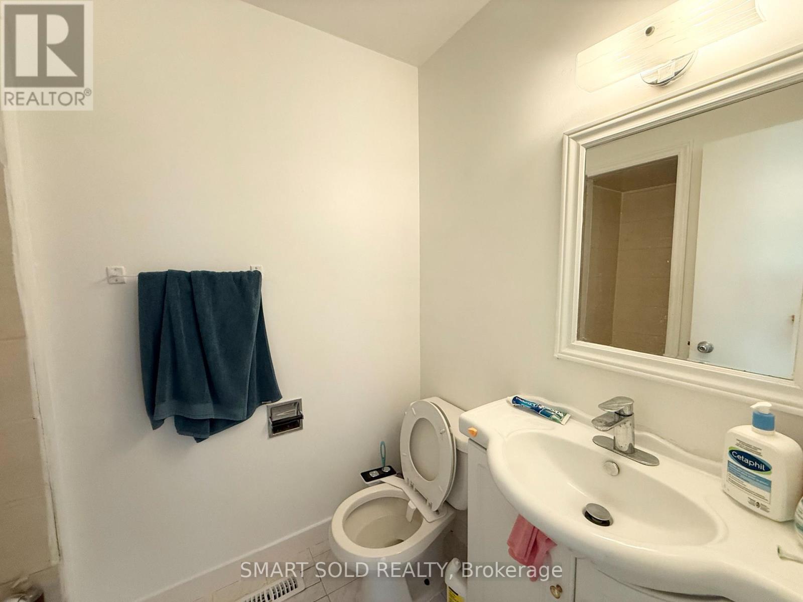 (Main Floor) - 36 Montezuma Trail, Toronto, Ontario  M1V 1H8 - Photo 8 - E13140370