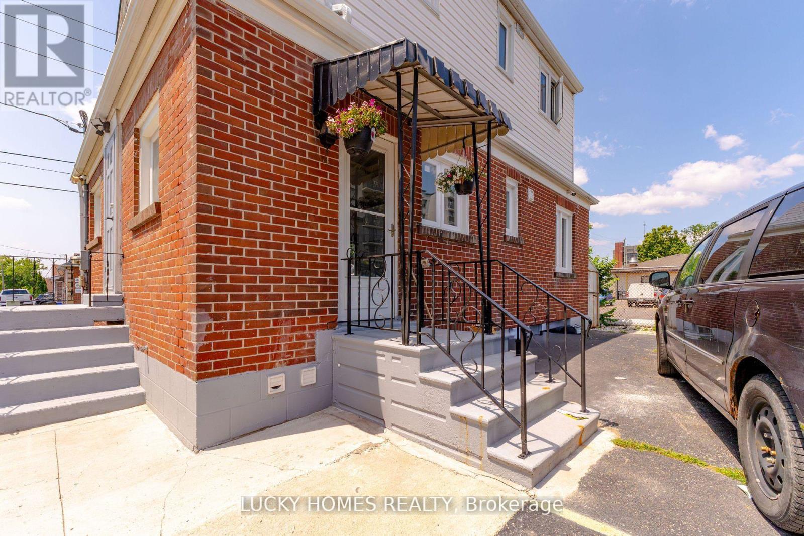 157 Centre Street S, Oshawa, Ontario  L1H 4A5 - Photo 3 - E13140374