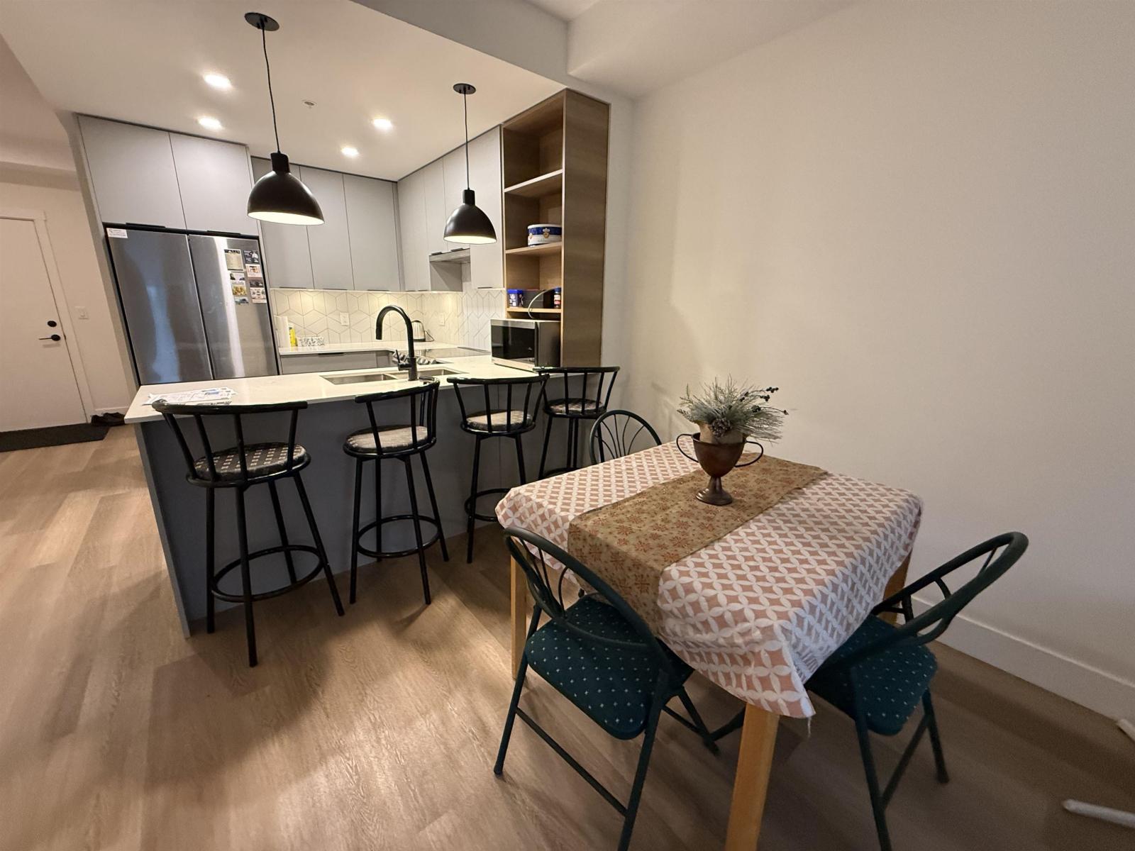 210 10778 138 Street, Surrey, British Columbia  V3T 0S5 - Photo 4 - R3124117