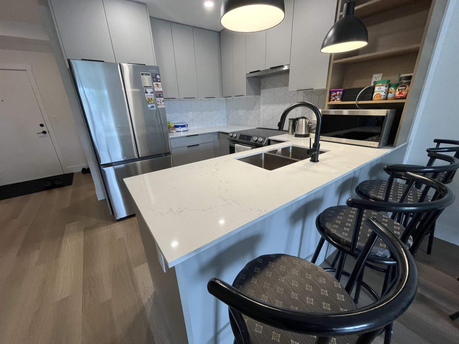 210 10778 138 Street, Surrey, British Columbia  V3T 0S5 - Photo 2 - R3124117