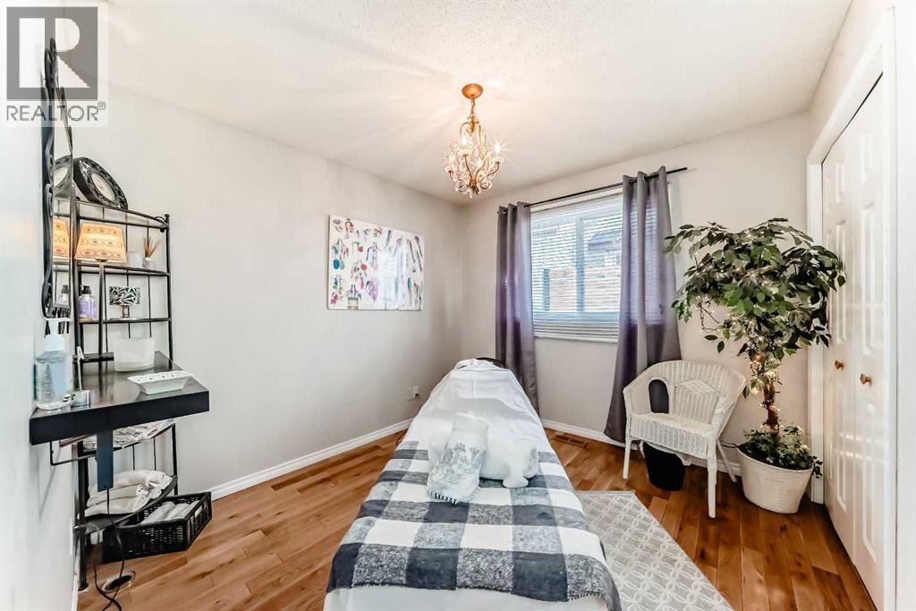 20 Woodbrook Close SW, Calgary, Alberta  T2W 4E9 - Photo 21 - A2301228