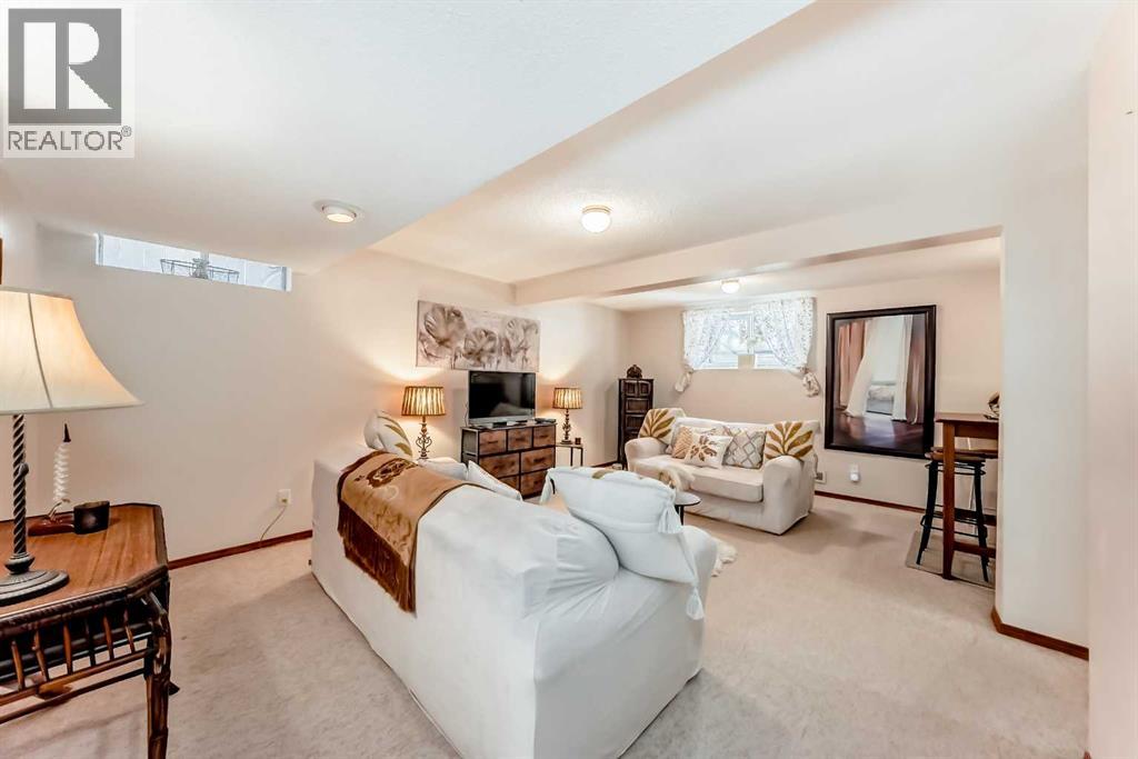 20 Woodbrook Close SW, Calgary, Alberta  T2W 4E9 - Photo 23 - A2301228