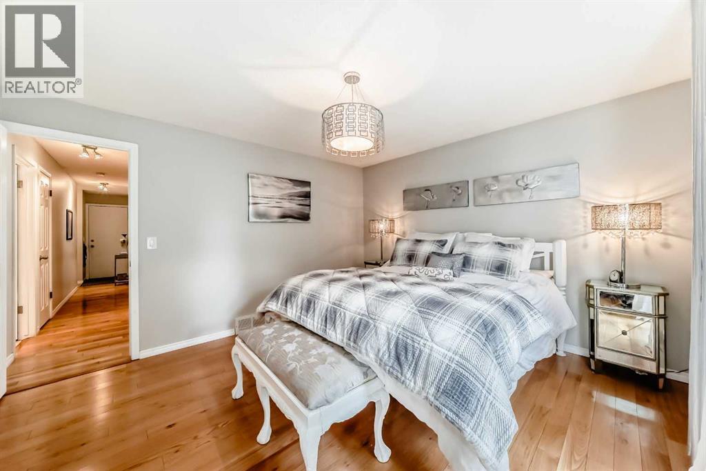 20 Woodbrook Close SW, Calgary, Alberta  T2W 4E9 - Photo 16 - A2301228