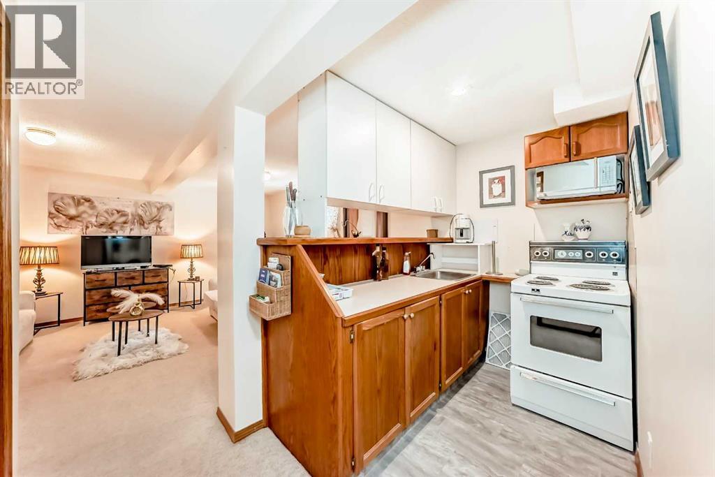 20 Woodbrook Close SW, Calgary, Alberta  T2W 4E9 - Photo 25 - A2301228