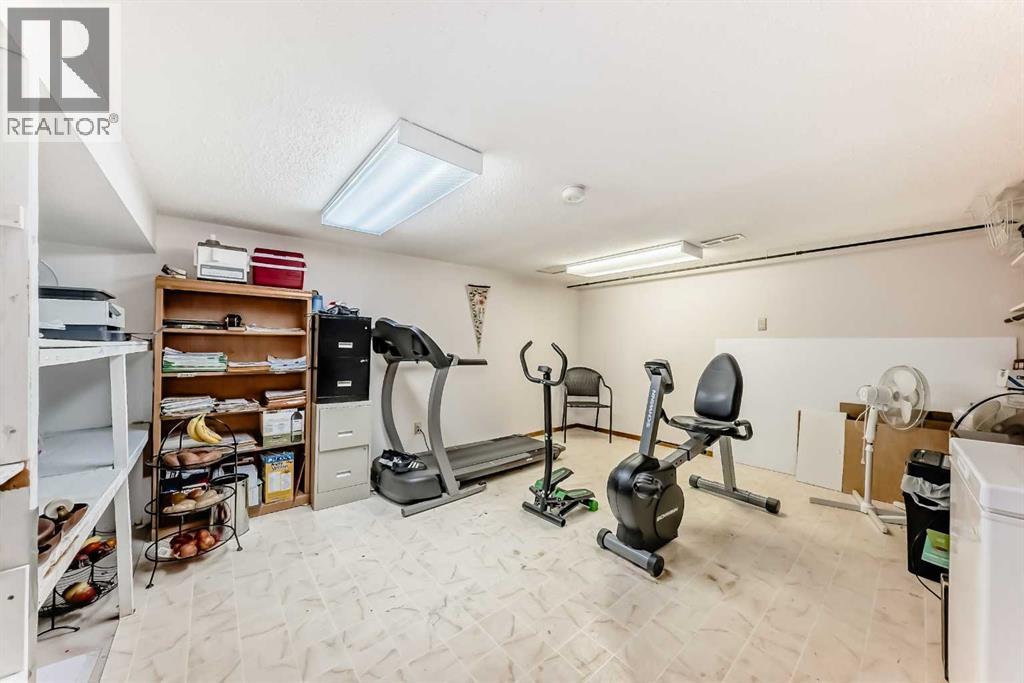 20 Woodbrook Close SW, Calgary, Alberta  T2W 4E9 - Photo 29 - A2301228