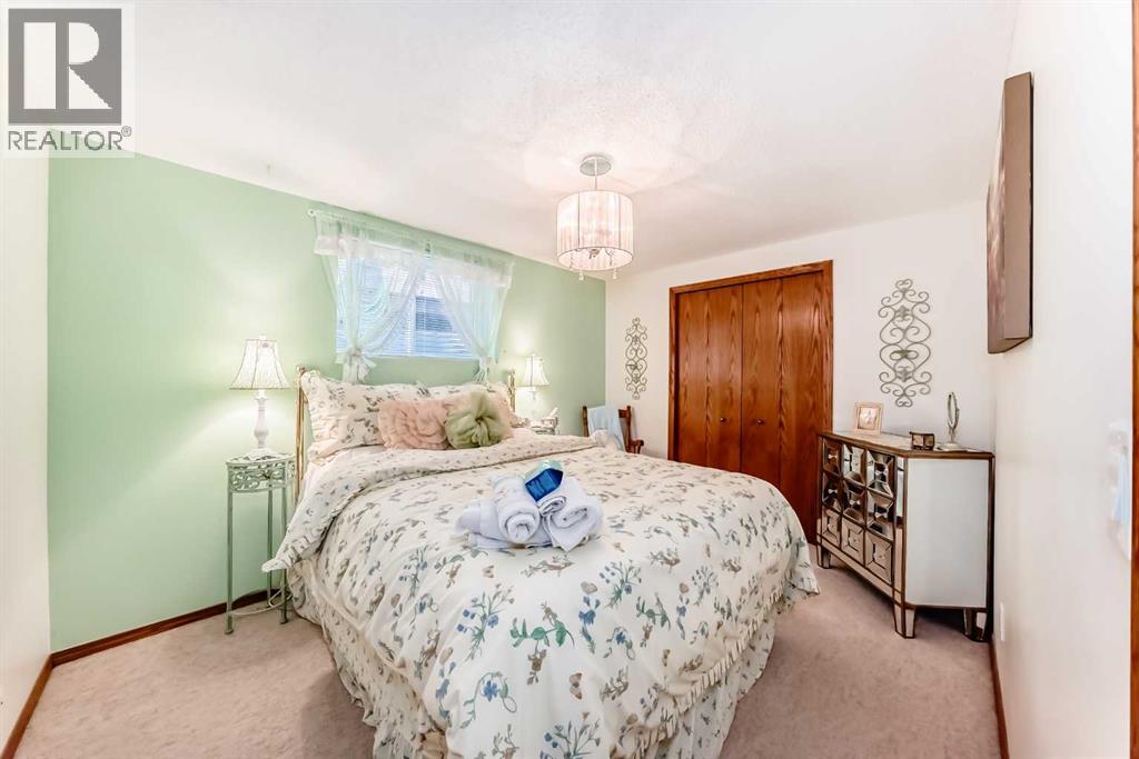 20 Woodbrook Close SW, Calgary, Alberta  T2W 4E9 - Photo 26 - A2301228