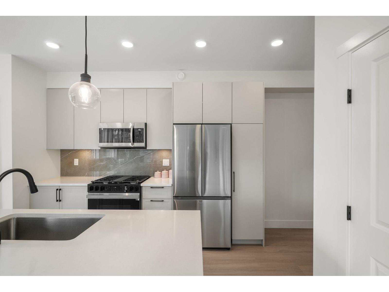 317 3528 146a Street, Surrey, British Columbia  V4P 0H4 - Photo 5 - R3123431