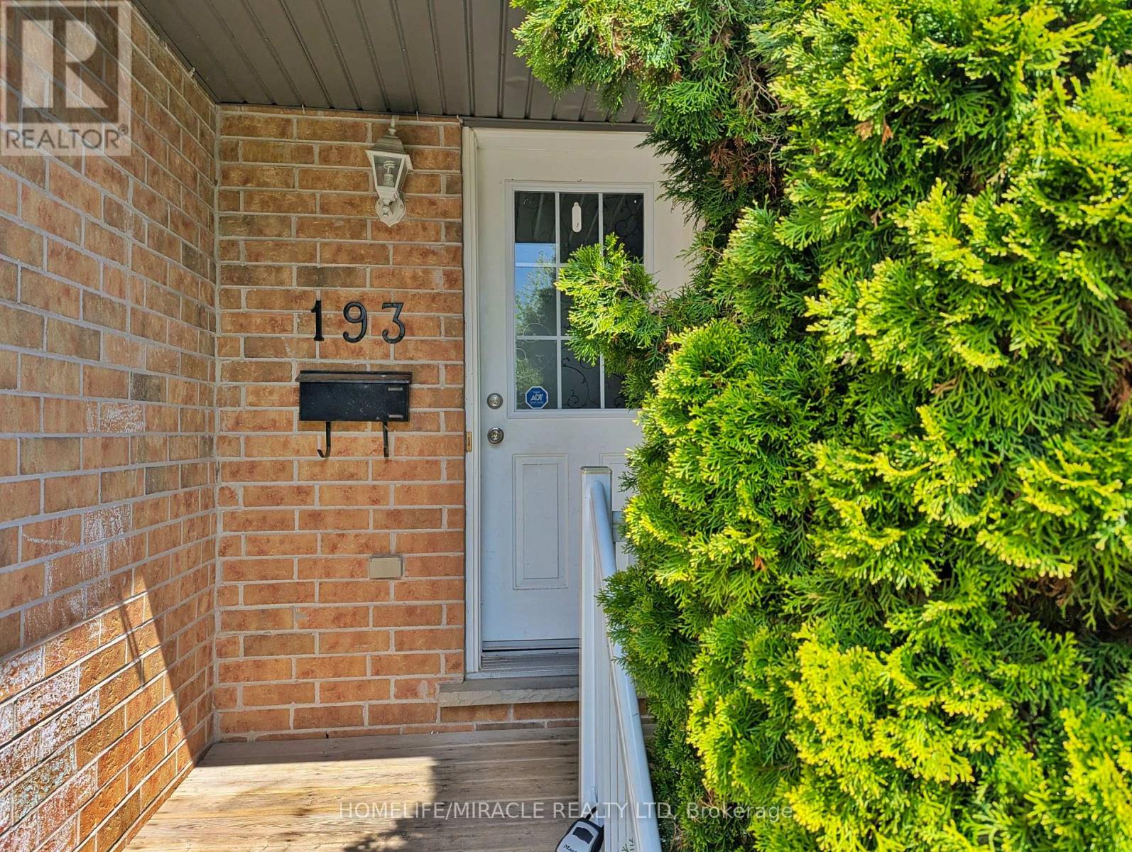 193 Prosperity Drive, Kitchener, Ontario  N2E 4E5 - Photo 2 - X13120070