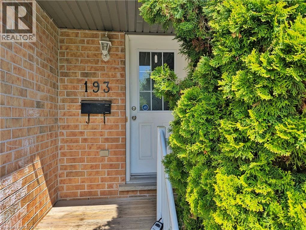 193 Prosperity Drive, Kitchener, Ontario  N2E 4E5 - Photo 2 - 40831039