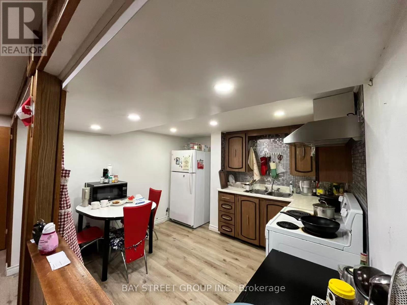 116 Apache Trail, Toronto, Ontario M2H 2H9 - Photo 4 - C13140380