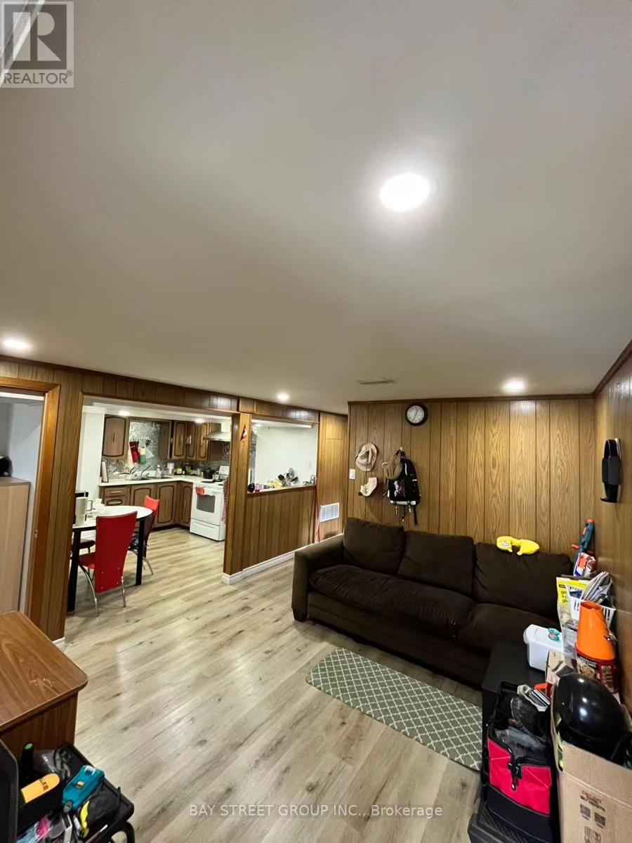 116 Apache Trail, Toronto, Ontario M2H 2H9 - Photo 7 - C13140380