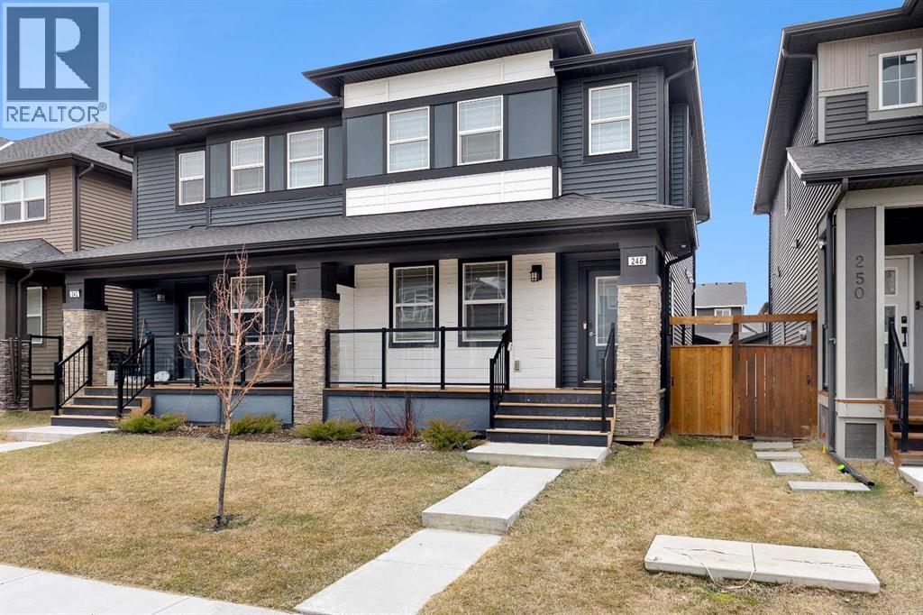 246 Midgrove Mews SW, Airdrie, Alberta  T4B 5K8 - Photo 3 - A2300657