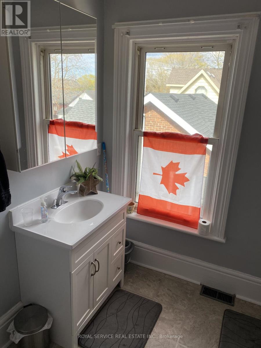 Upper - 105 Havelock Street, Cobourg, Ontario  K9A 2J6 - Photo 11 - X13140396