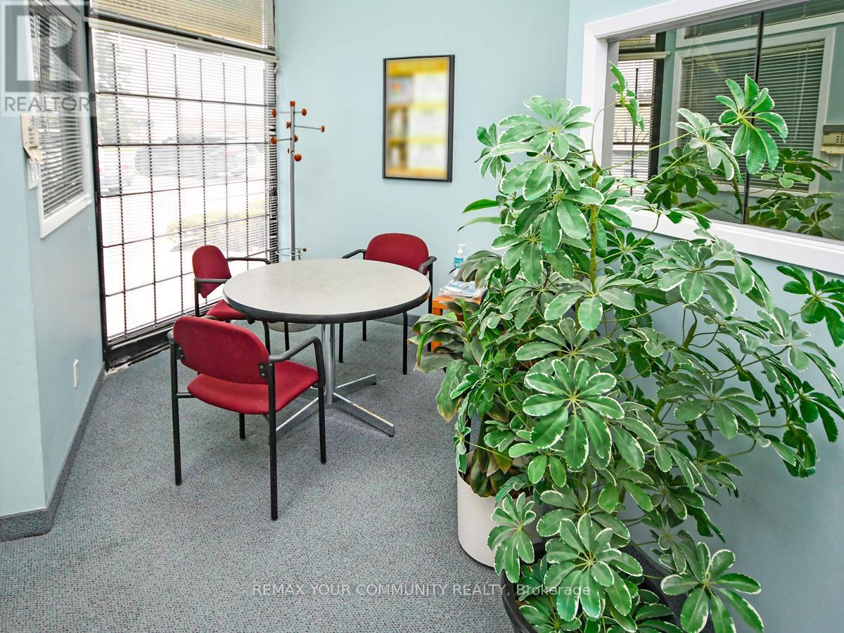 3 - 800 Petrolia Road, Toronto, Ontario  M3J 3K4 - Photo 4 - W13140404