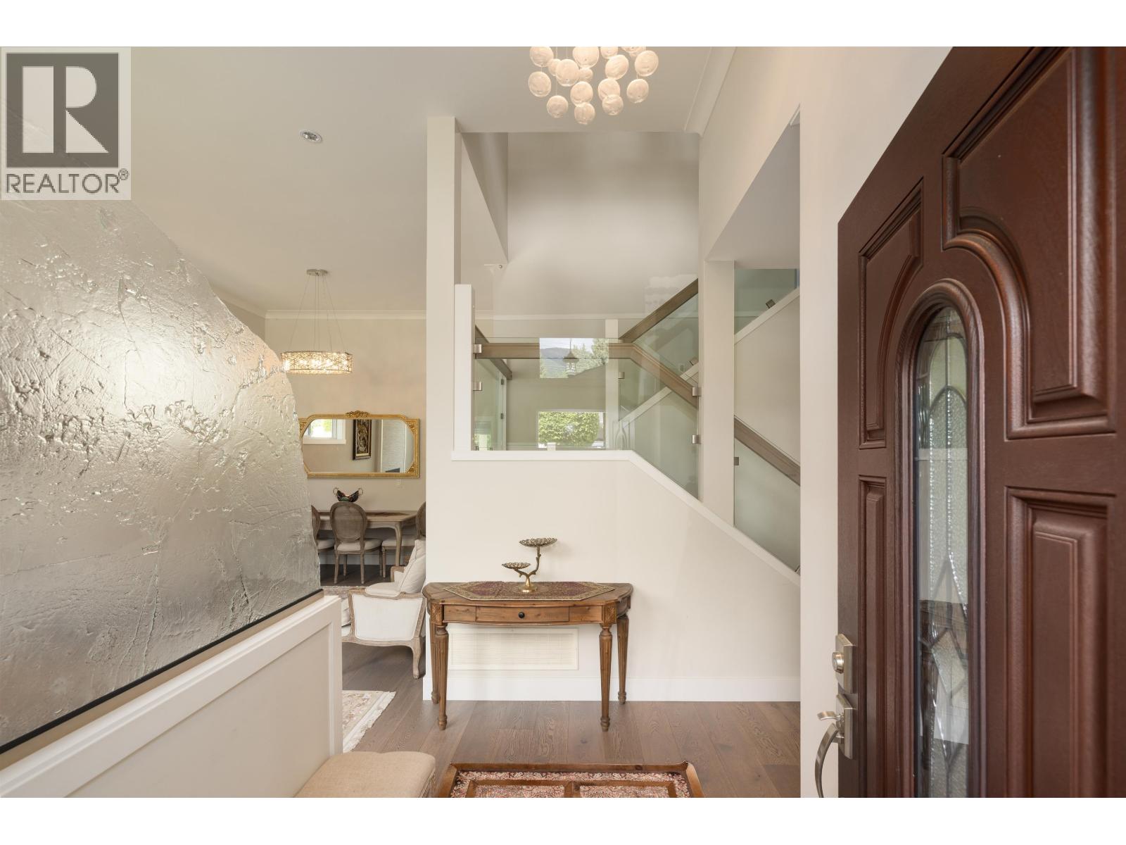 481 W Windsor Road, North Vancouver, British Columbia  V7N 2N5 - Photo 5 - R3124594