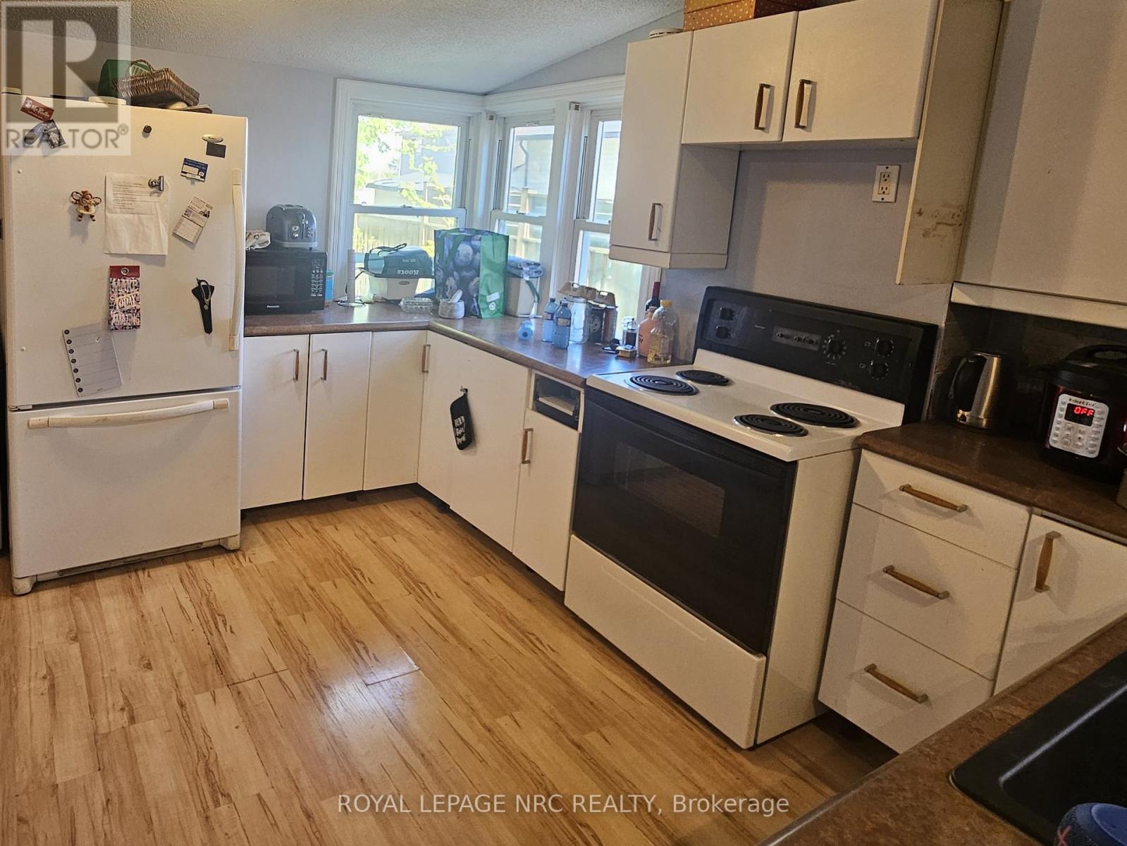 176 Pine Street S, Thorold, Ontario  L2V 3M4 - Photo 6 - X13039728