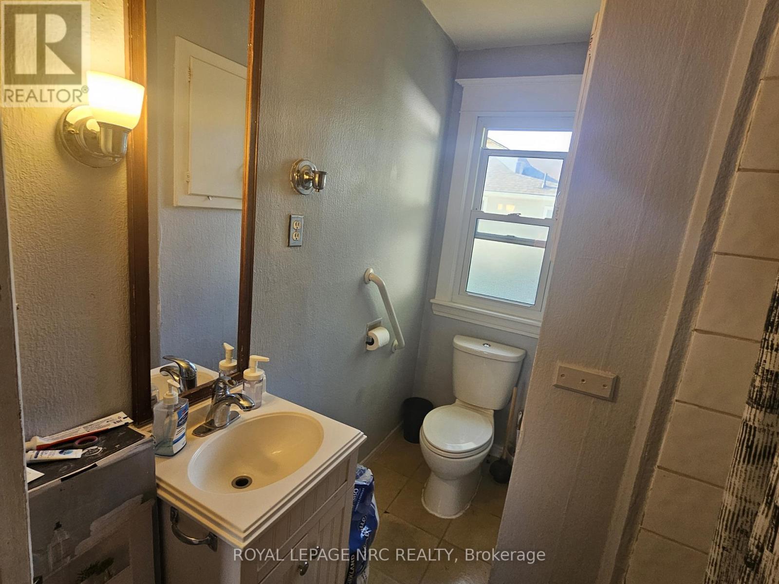 176 Pine Street S, Thorold, Ontario  L2V 3M4 - Photo 7 - X13039728