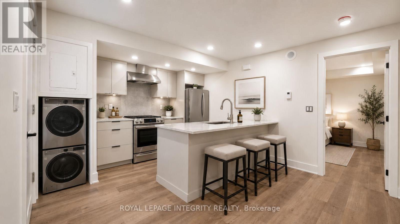 B - 372 Berkley Avenue, Ottawa, Ontario  K2A 2G7 - Photo 5 - X13140460