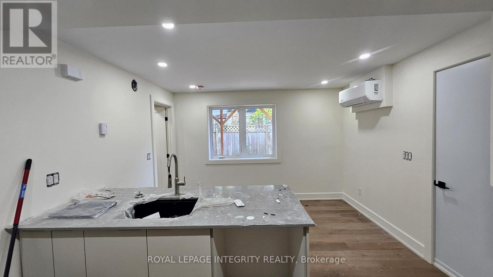 B - 372 Berkley Avenue, Ottawa, Ontario  K2A 2G7 - Photo 7 - X13140460