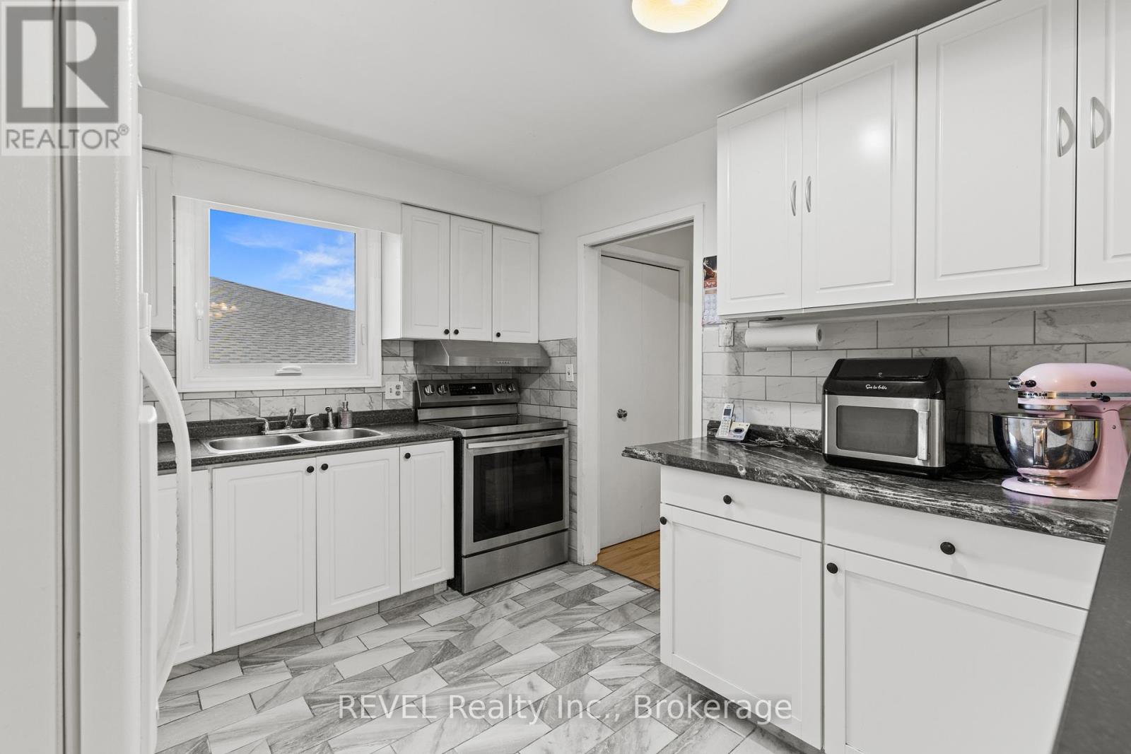 59 Terrace Avenue, Welland (Broadway), Ontario L3C 6K1 - Photo 10 - X13140466